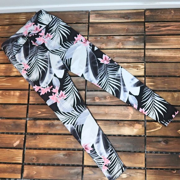 Victoria's Secret Knockout Tight Legging Palm SM - Picture 4 of 8